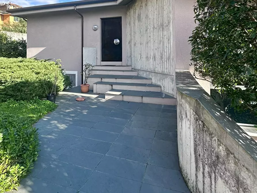 Immagine 2 di Villa in vendita  a Carrara