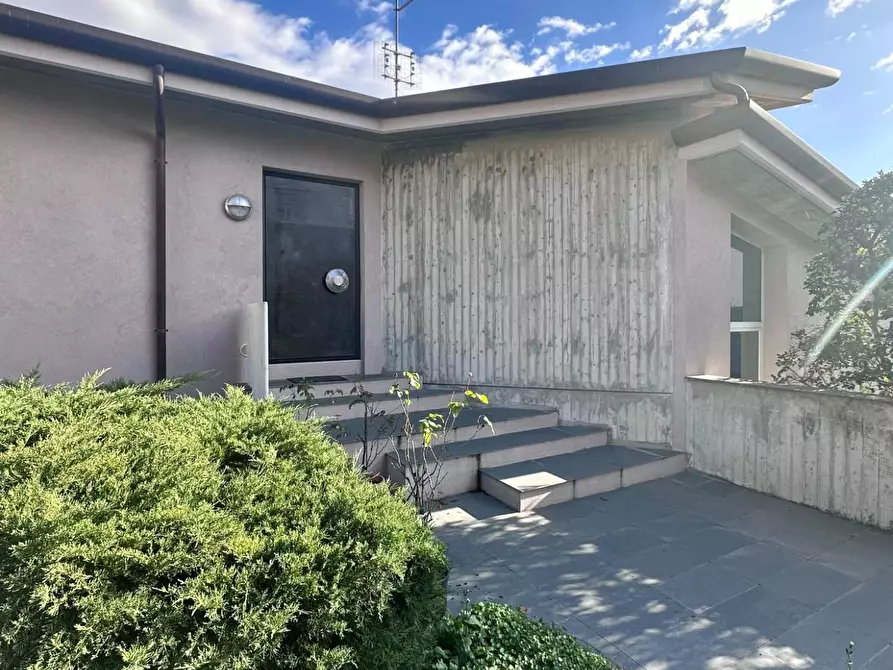 Immagine 3 di Villa in vendita  a Carrara