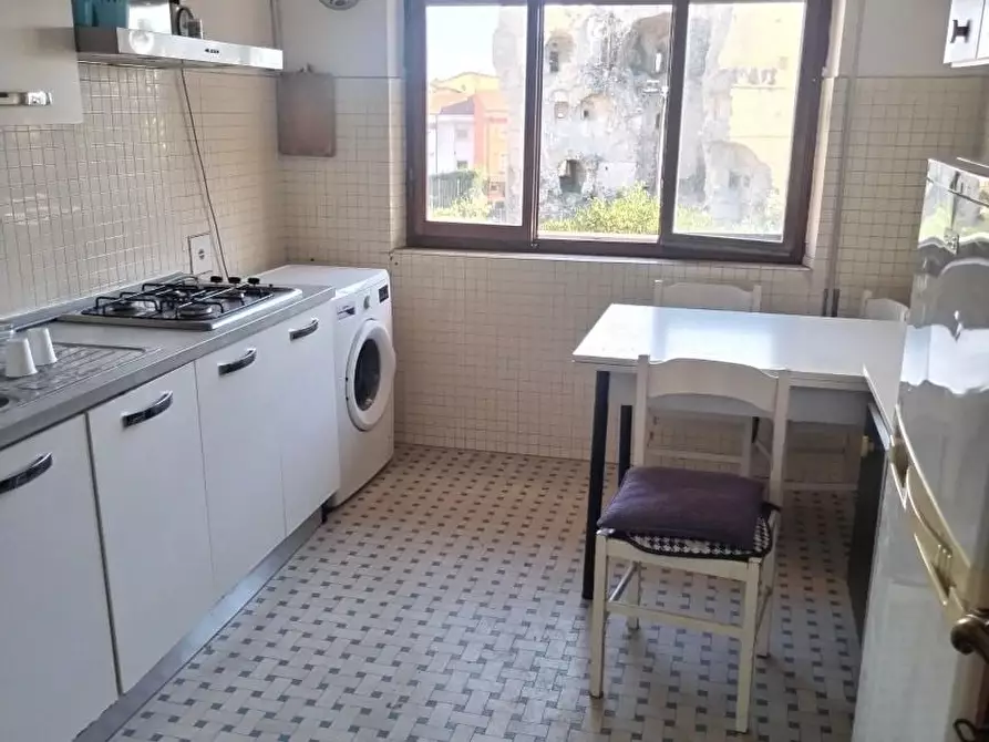 Immagine 5 di Appartamento in vendita  a Carrara