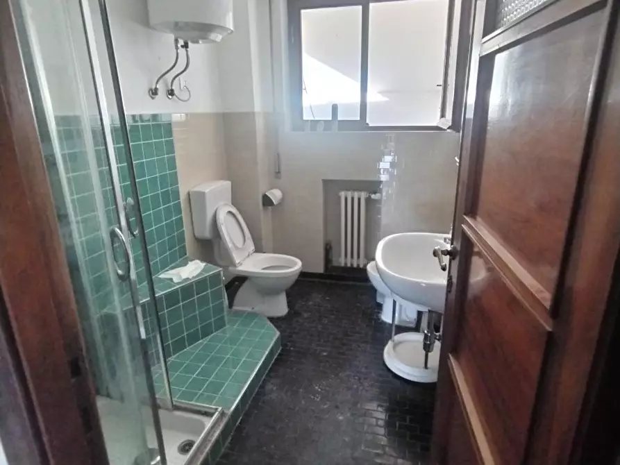 Immagine 16 di Appartamento in vendita  a Carrara