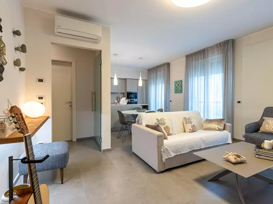 Immagine 5 di Appartamento in vendita  a Viareggio