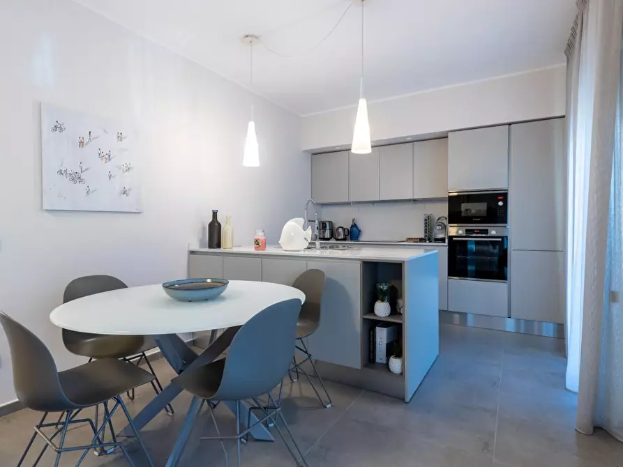 Immagine 3 di Appartamento in vendita  a Viareggio