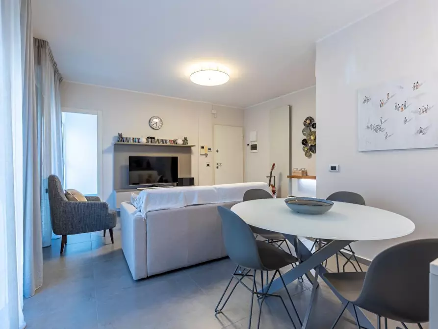 Immagine 8 di Appartamento in vendita  a Viareggio