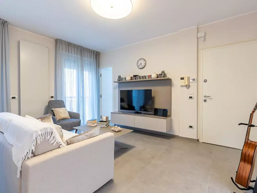 Immagine 7 di Appartamento in vendita  a Viareggio