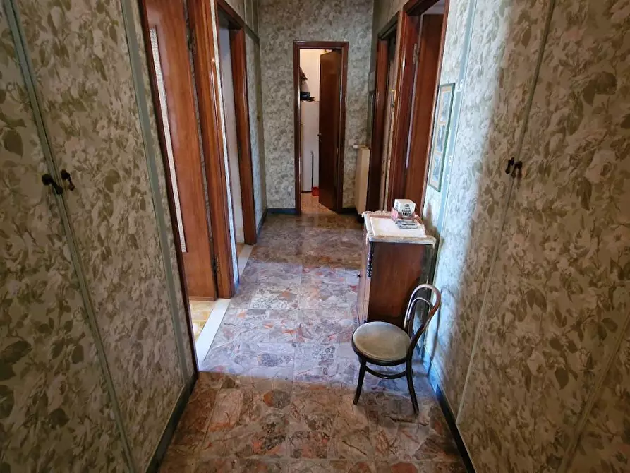 Immagine 18 di Appartamento in vendita  a Massa