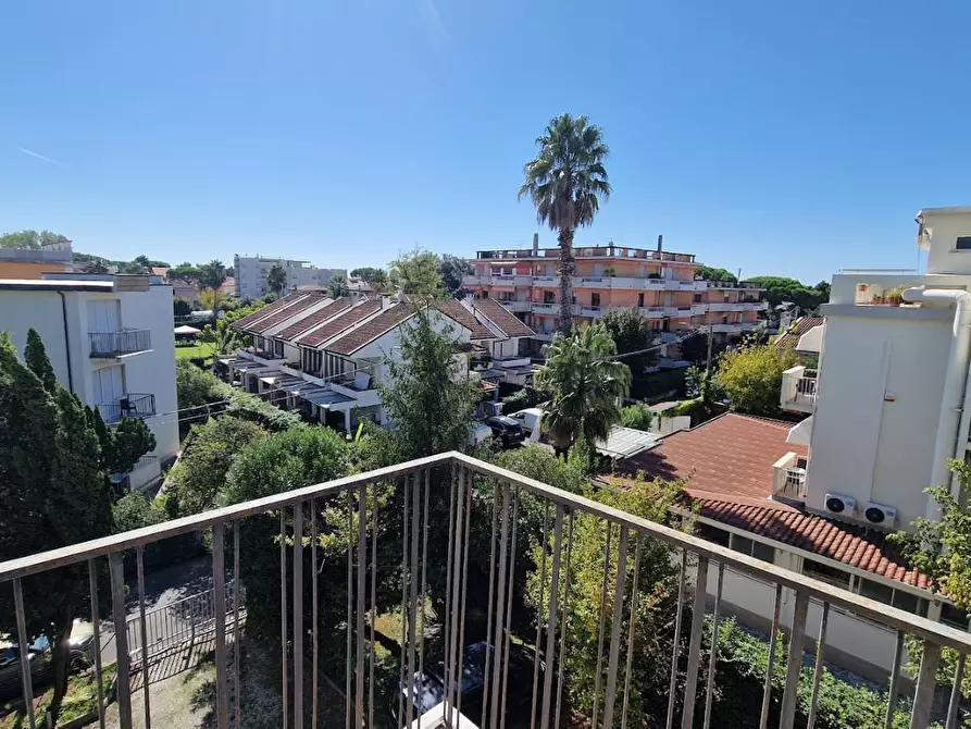 Immagine 12 di Appartamento in vendita  a Massa