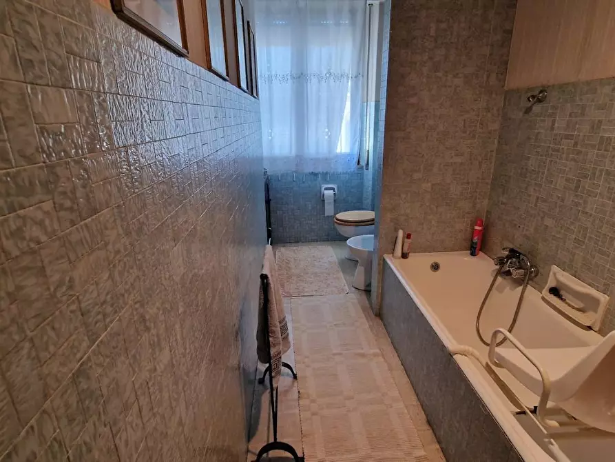 Immagine 28 di Appartamento in vendita  a Massa