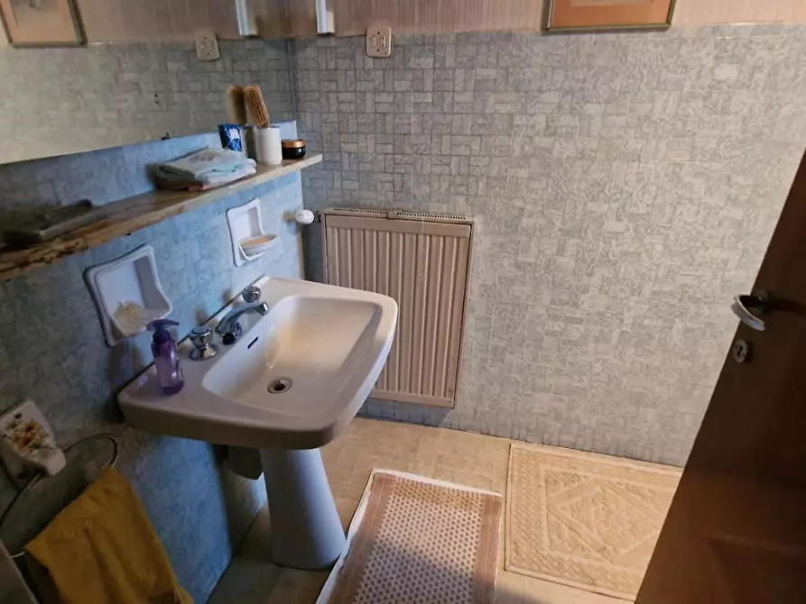 Immagine 27 di Appartamento in vendita  a Massa