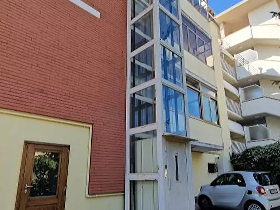 Immagine 32 di Appartamento in vendita  a Massa