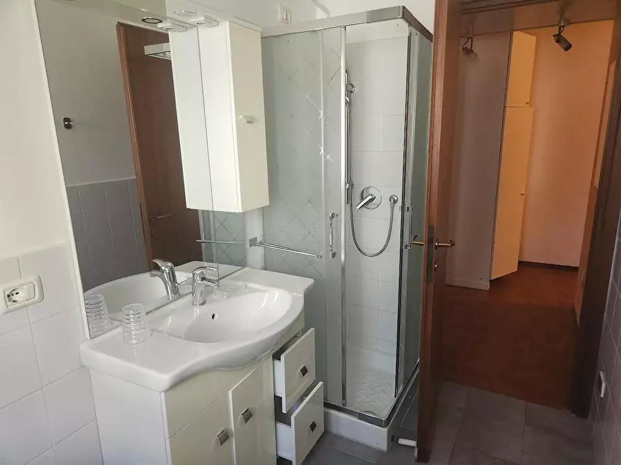 Immagine 7 di Appartamento in vendita  a Carrara