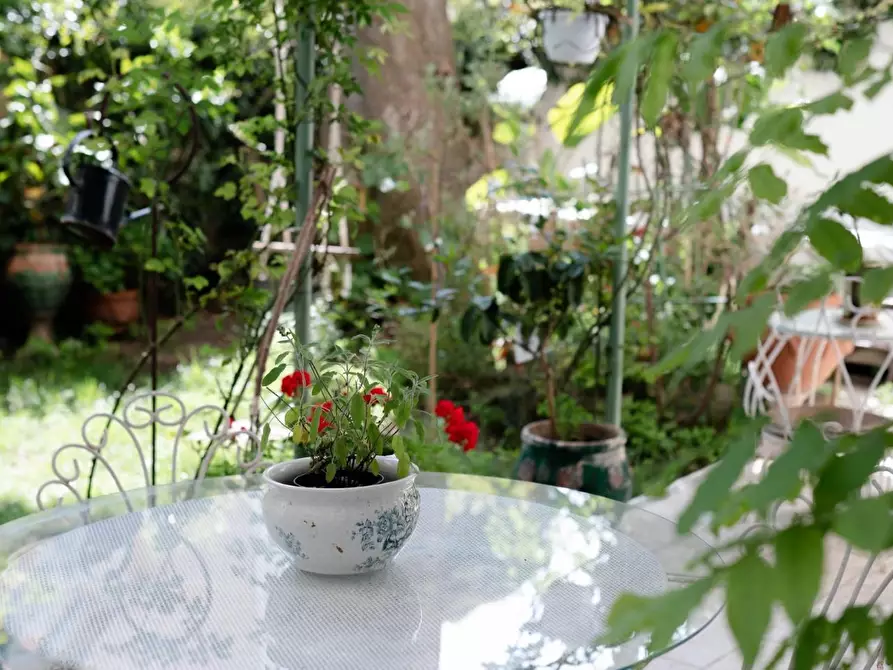 Immagine 11 di Appartamento in vendita  a Livorno