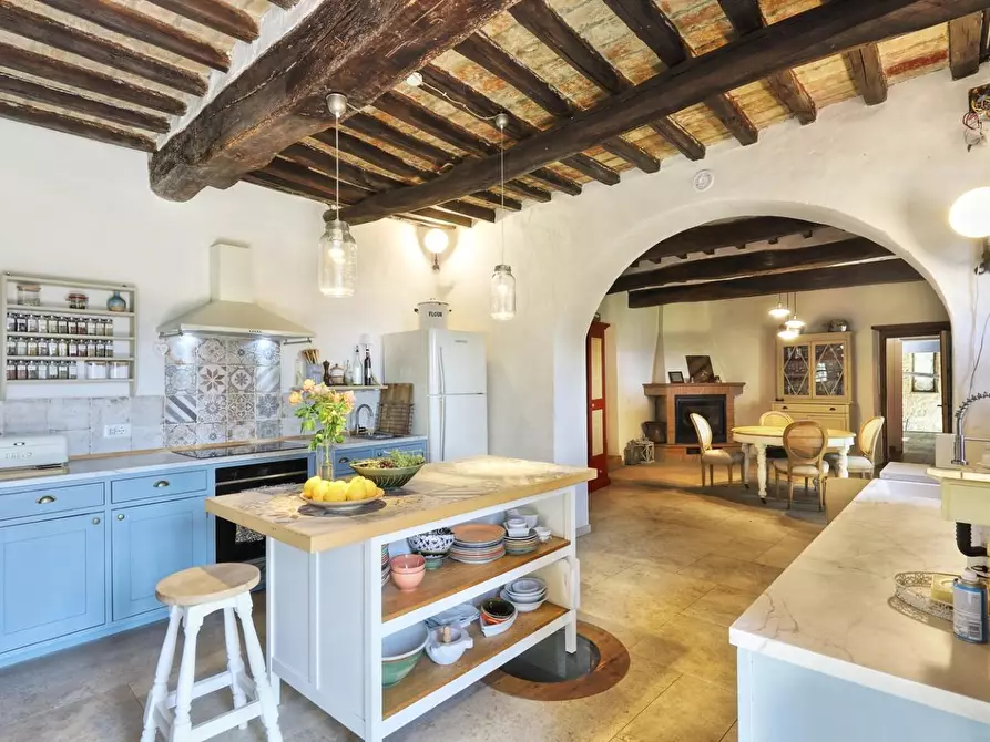 Immagine 10 di Casa colonica in vendita  a Certaldo