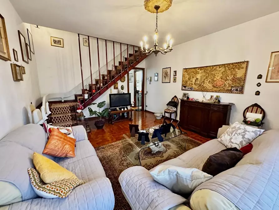 Immagine 2 di Appartamento in vendita  a Pisa