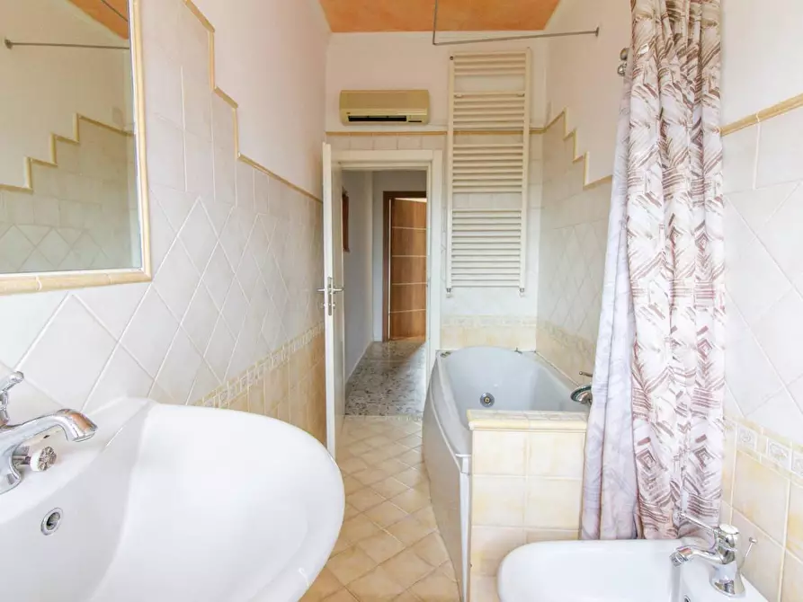 Immagine 25 di Terratetto in vendita  a Cascina