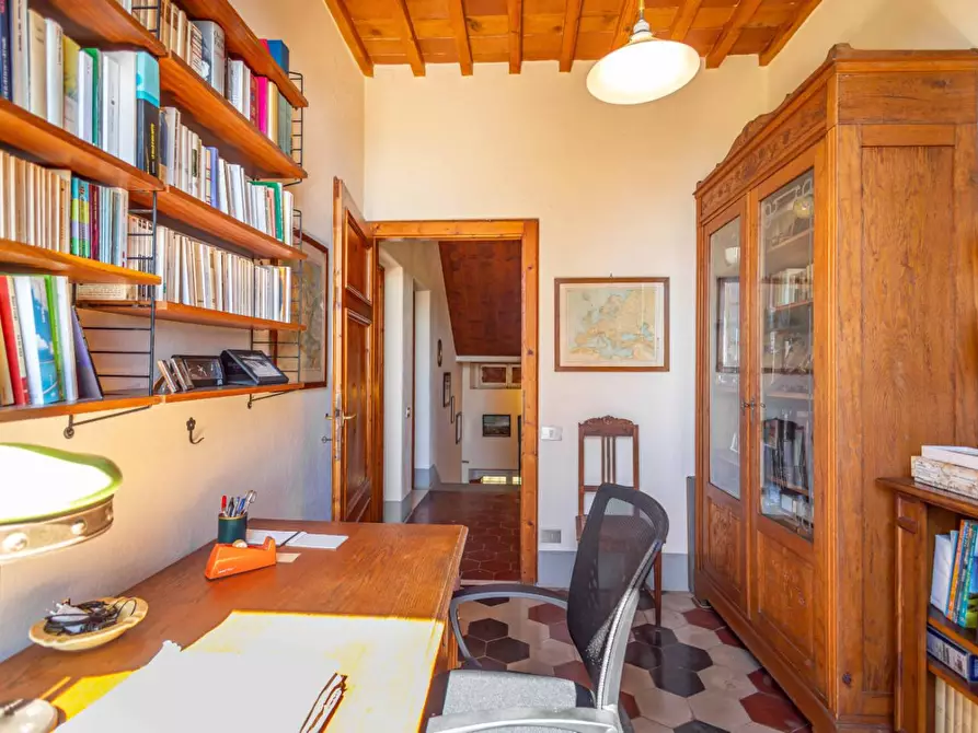 Immagine 33 di Villa in vendita  a Pescaglia