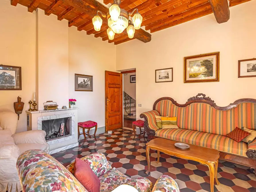 Immagine 15 di Villa in vendita  a Pescaglia