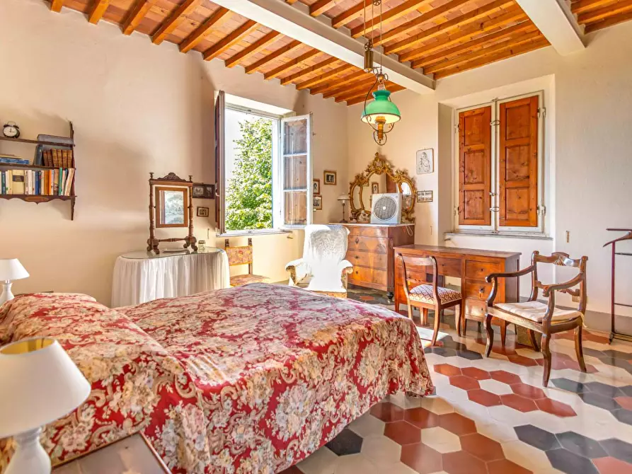 Immagine 25 di Villa in vendita  a Pescaglia