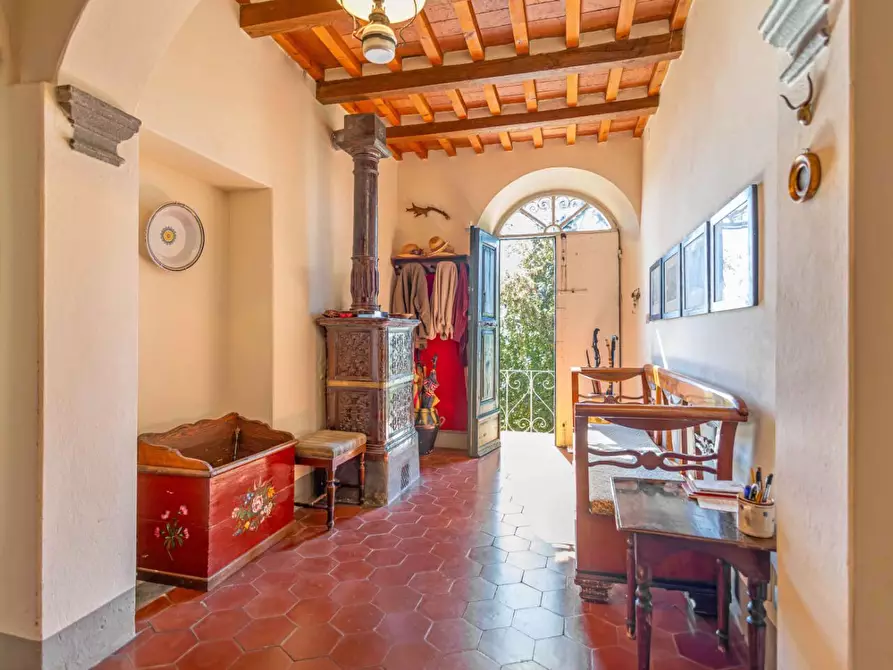 Immagine 12 di Villa in vendita  a Pescaglia