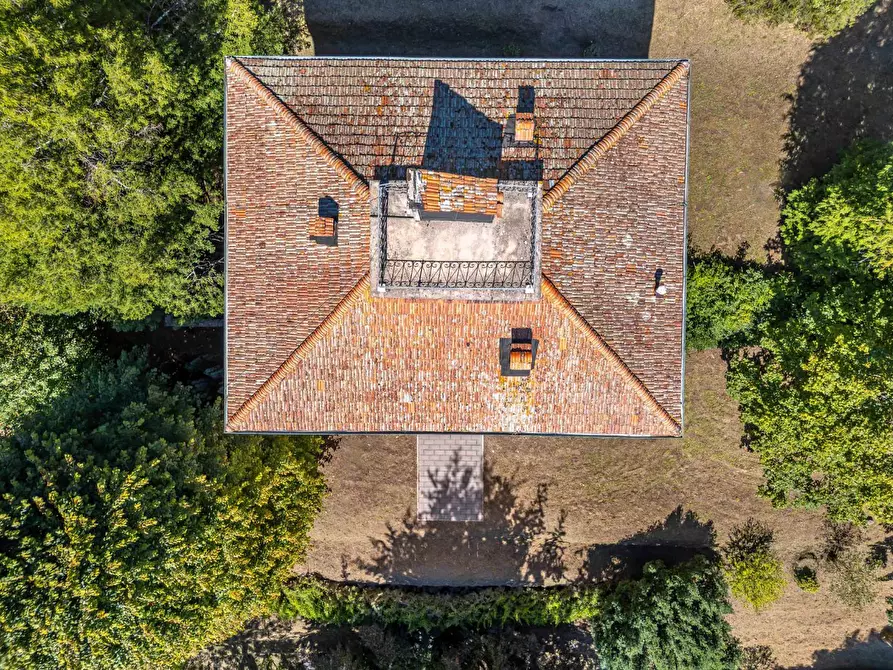 Immagine 4 di Villa in vendita  a Pescaglia