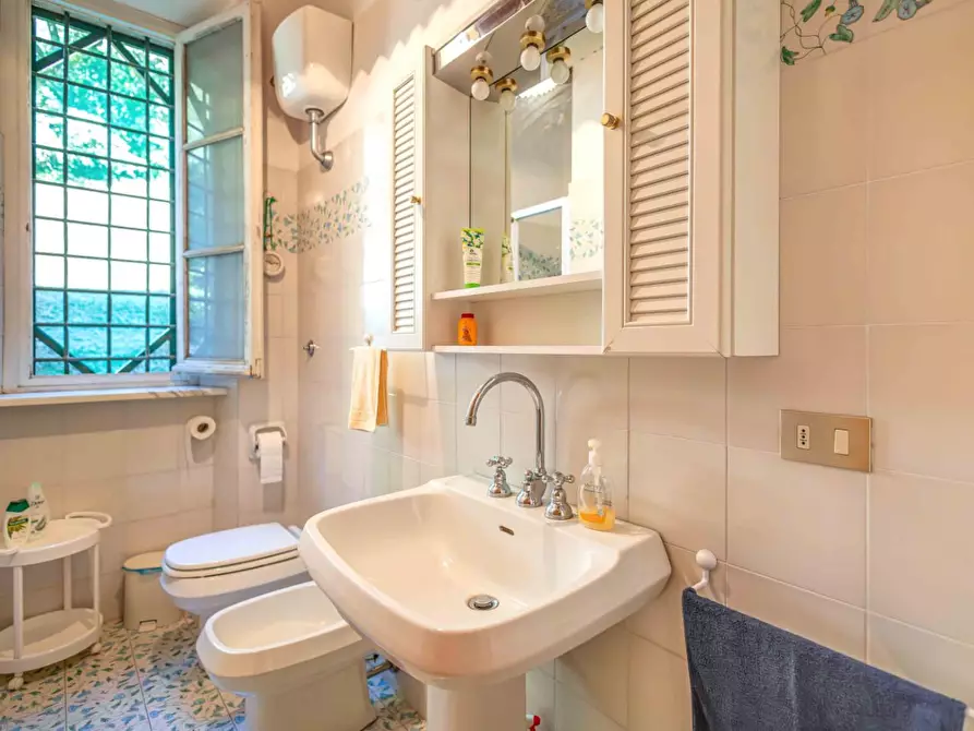 Immagine 20 di Villa in vendita  a Pescaglia