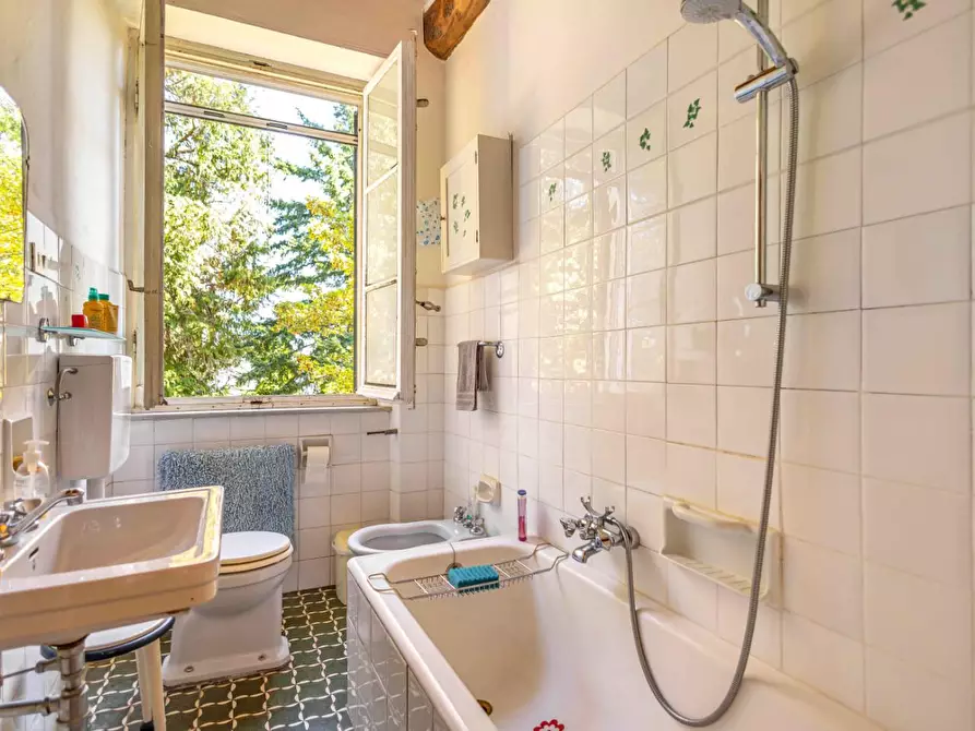 Immagine 34 di Villa in vendita  a Pescaglia