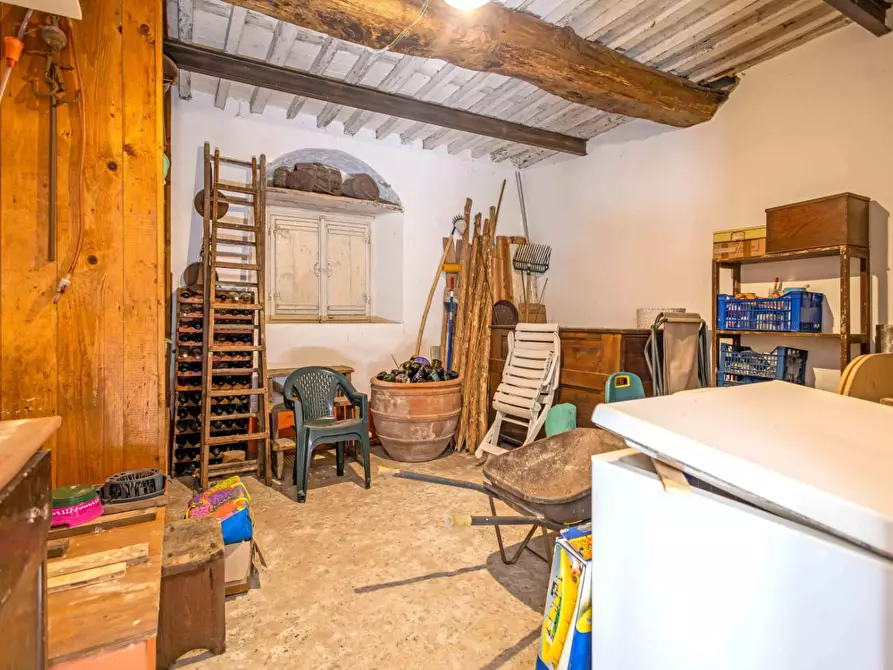 Immagine 38 di Villa in vendita  a Pescaglia