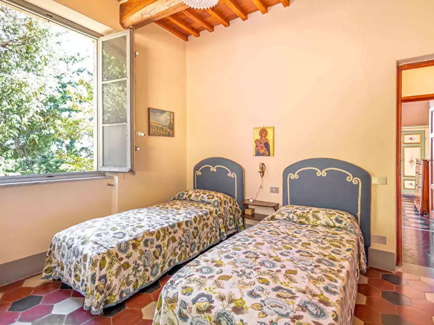Immagine 31 di Villa in vendita  a Pescaglia