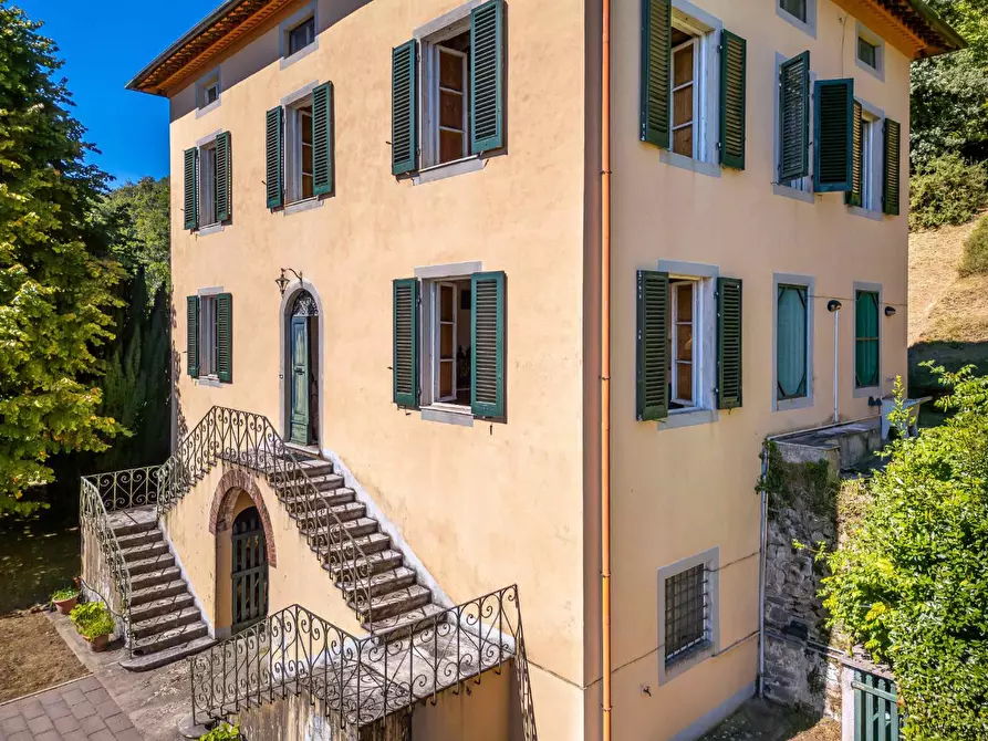 Immagine 5 di Villa in vendita  a Pescaglia