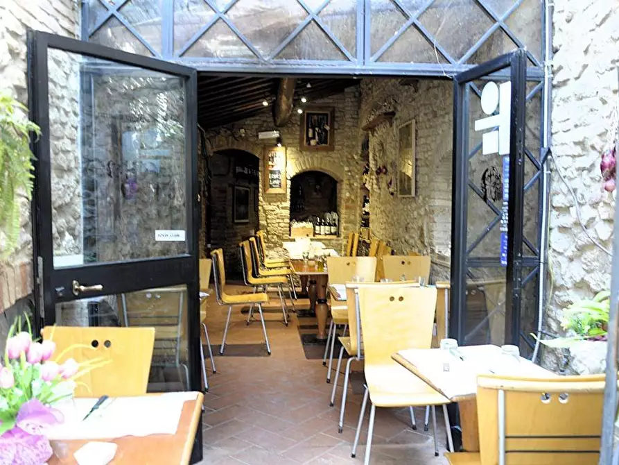Immagine 1 di Bar / Ristorante in vendita  a San Gimignano