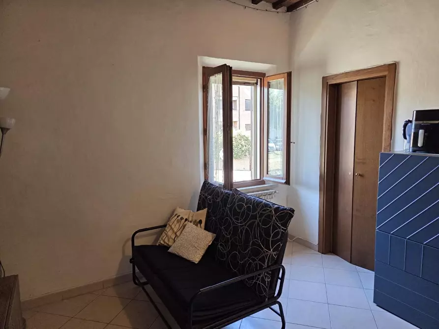 Immagine 11 di Appartamento in vendita  a Siena