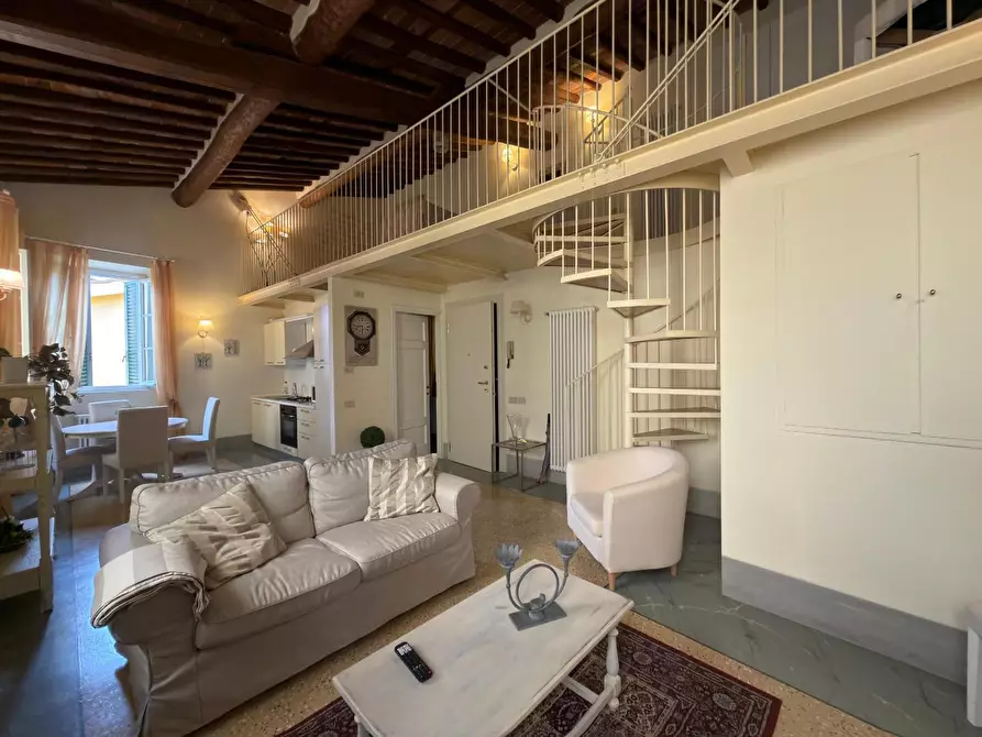 Immagine 6 di Appartamento in affitto  a Lucca