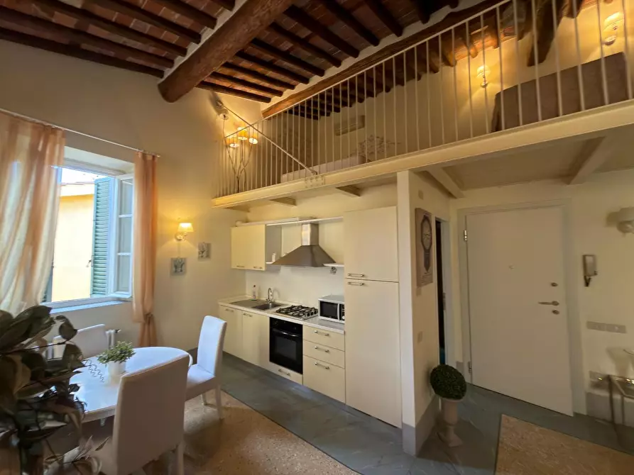 Immagine 2 di Appartamento in affitto  a Lucca