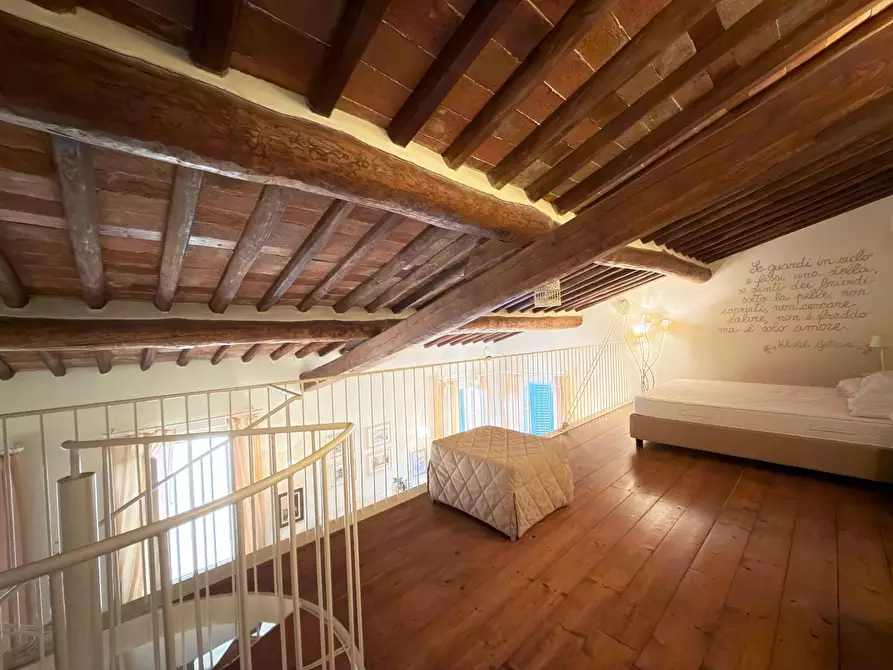 Immagine 15 di Appartamento in affitto  a Lucca