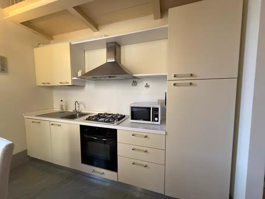 Immagine 12 di Appartamento in affitto  a Lucca