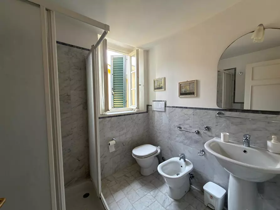 Immagine 22 di Appartamento in affitto  a Lucca