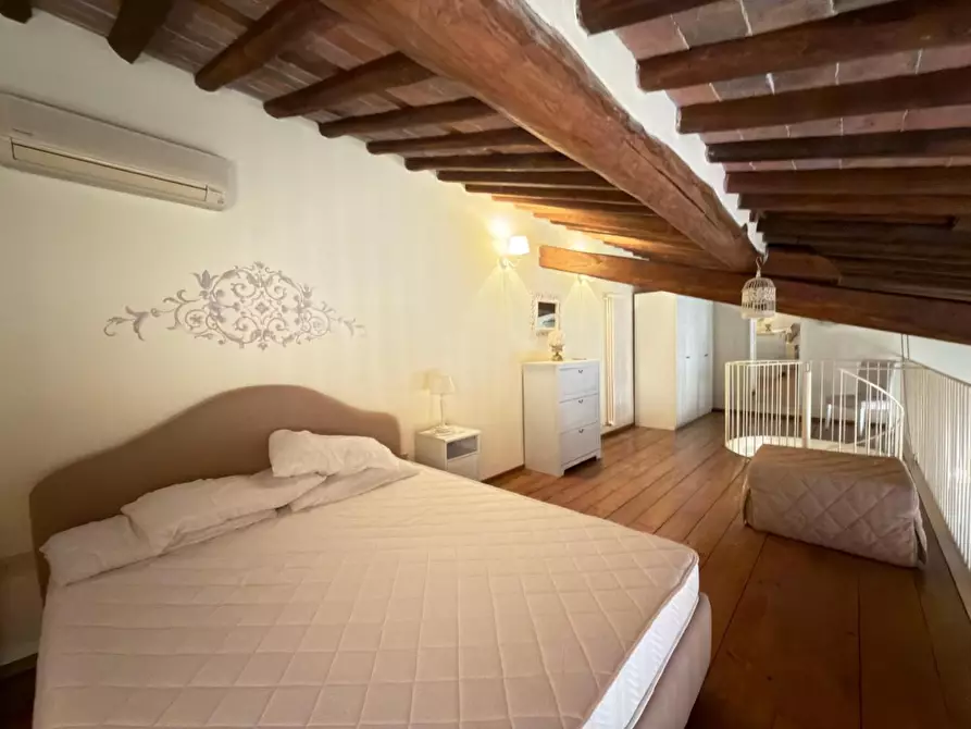 Immagine 20 di Appartamento in affitto  a Lucca