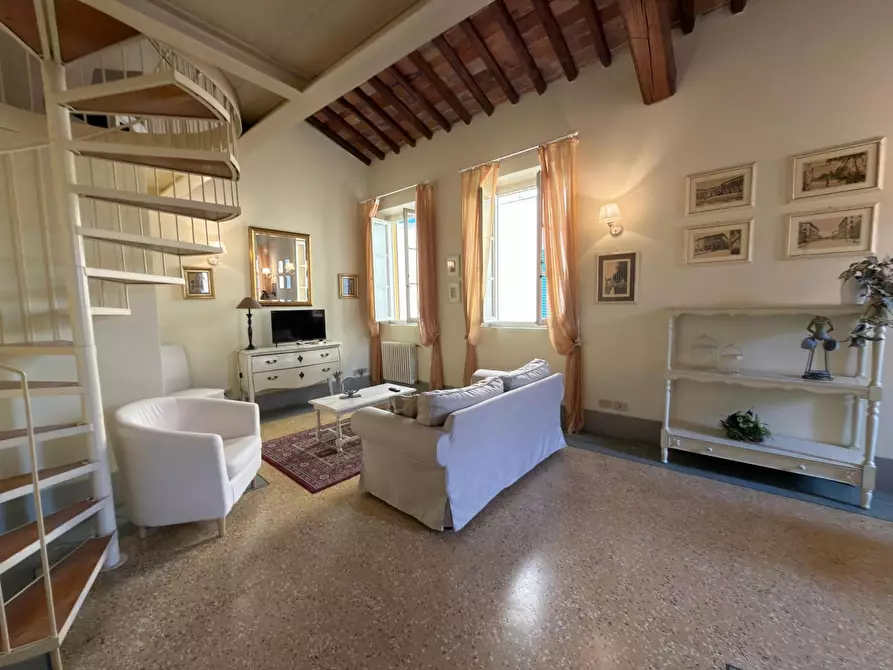 Immagine 7 di Appartamento in affitto  a Lucca