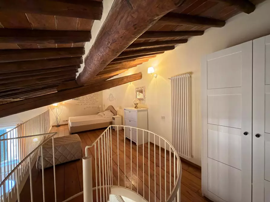 Immagine 13 di Appartamento in affitto  a Lucca