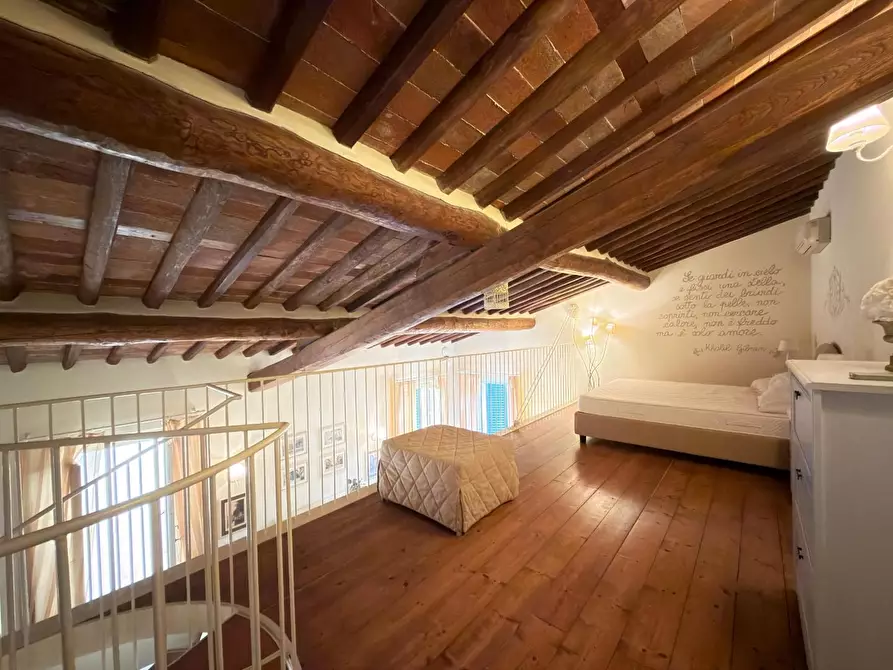 Immagine 21 di Appartamento in affitto  a Lucca