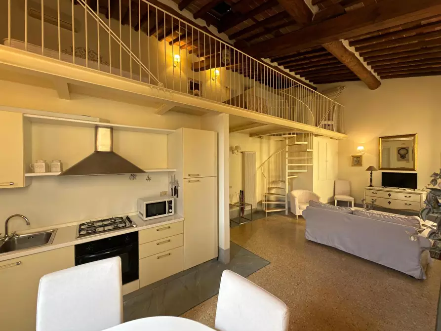 Immagine 3 di Appartamento in affitto  a Lucca