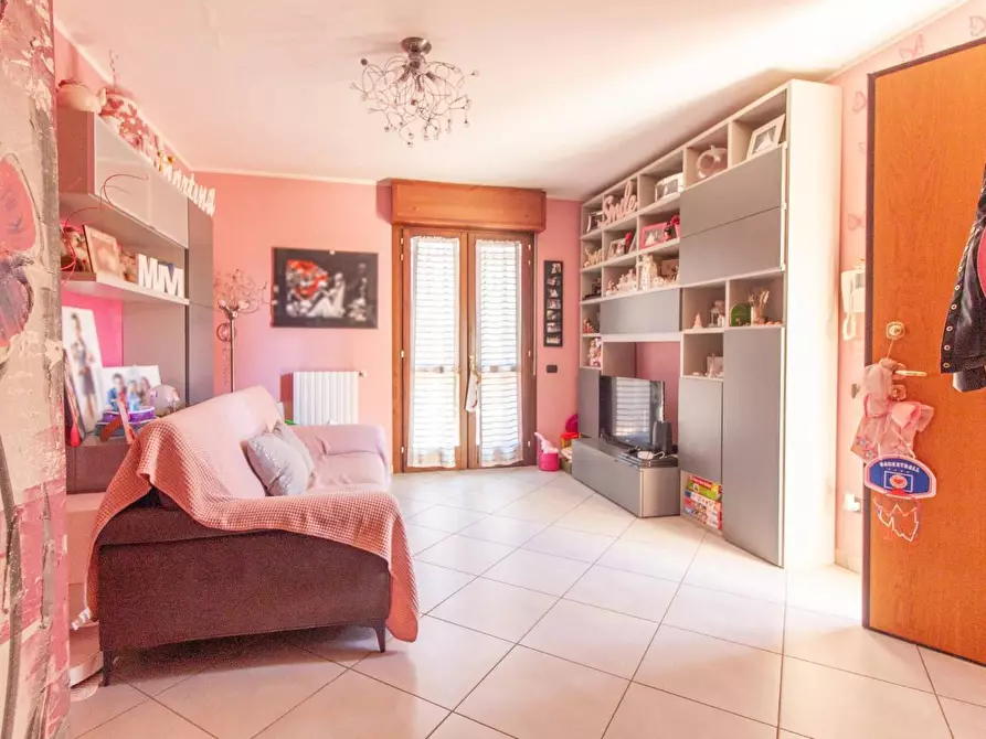 Immagine 8 di Appartamento in vendita  a Cascina