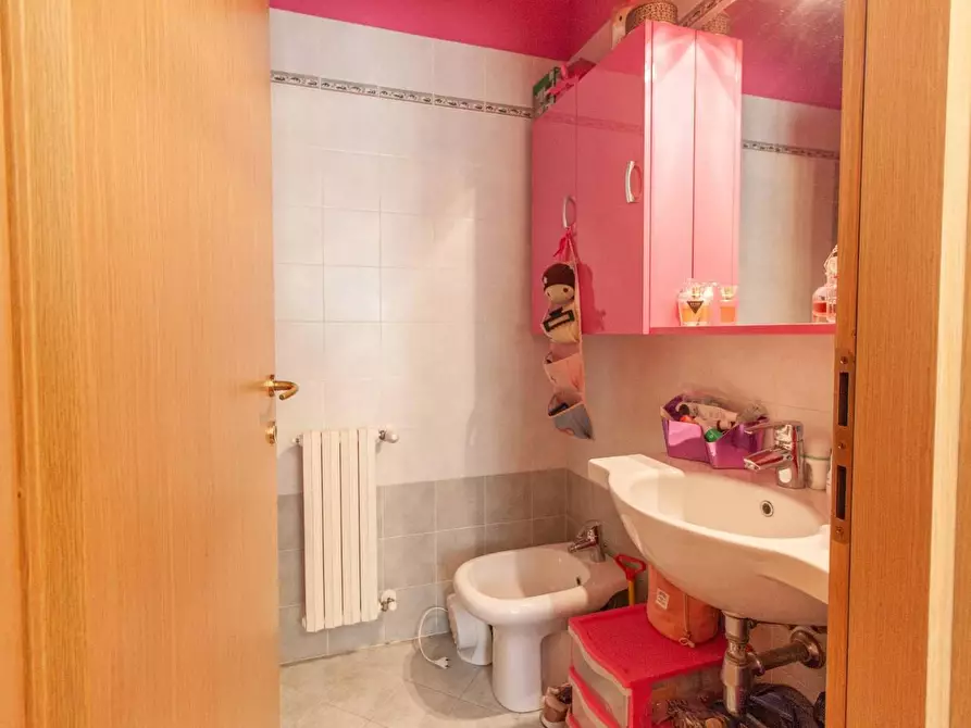 Immagine 25 di Appartamento in vendita  a Cascina