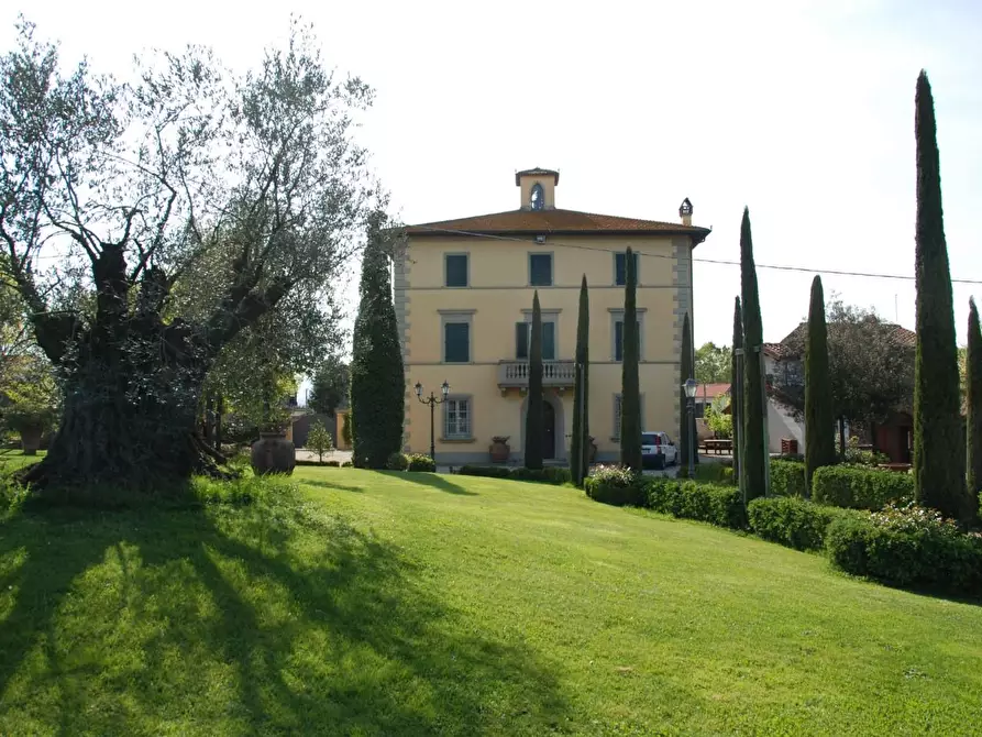 Immagine 2 di Villa in vendita  a Castelfranco Di Sotto