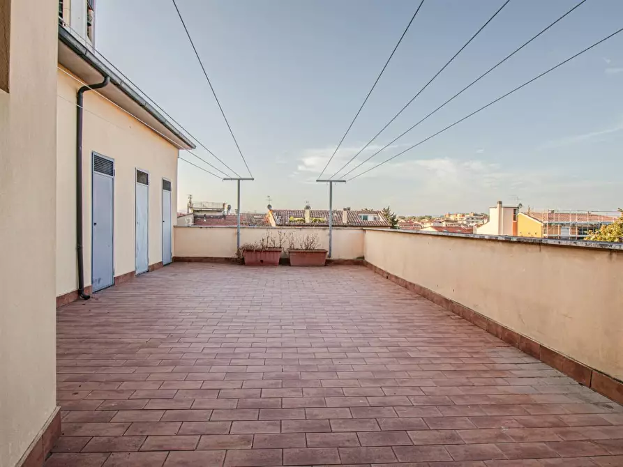 Immagine 56 di Appartamento in vendita  a Pontedera