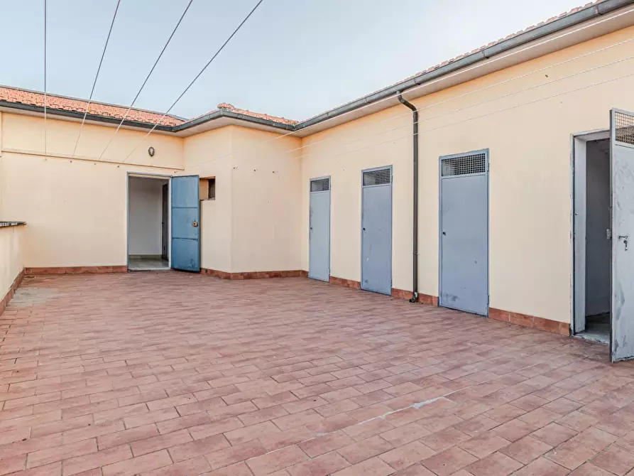 Immagine 59 di Appartamento in vendita  a Pontedera