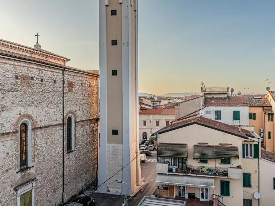 Immagine 60 di Appartamento in vendita  a Pontedera