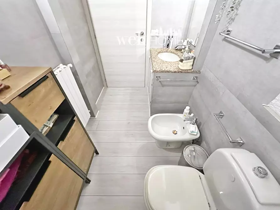 Immagine 15 di Appartamento in vendita  a Campi Bisenzio