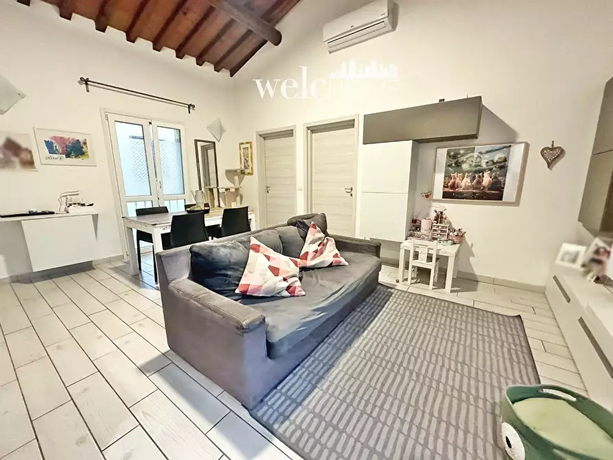 Immagine 17 di Appartamento in vendita  a Campi Bisenzio