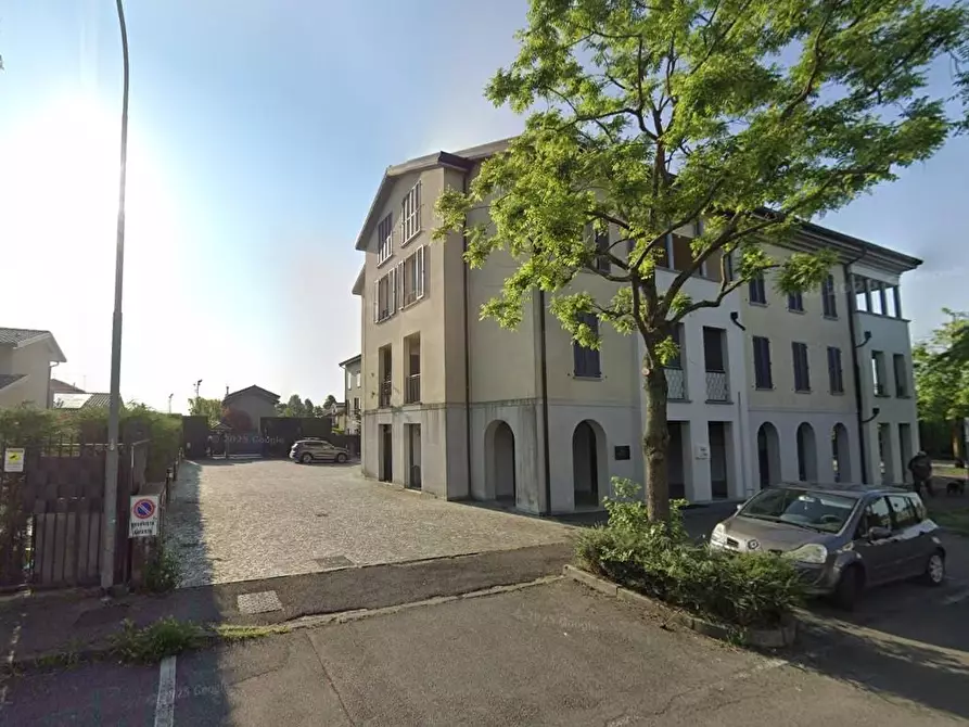 Immagine 2 di Garage in vendita  a Vaprio D'adda