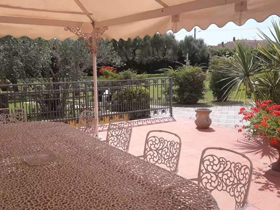 Immagine 9 di Casa semindipendente in vendita  a Massa